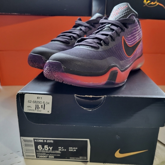 Kobe 10, Nike, Hero GS, size 6.5y, used in original box, excellent condition - Picture 2 of 11